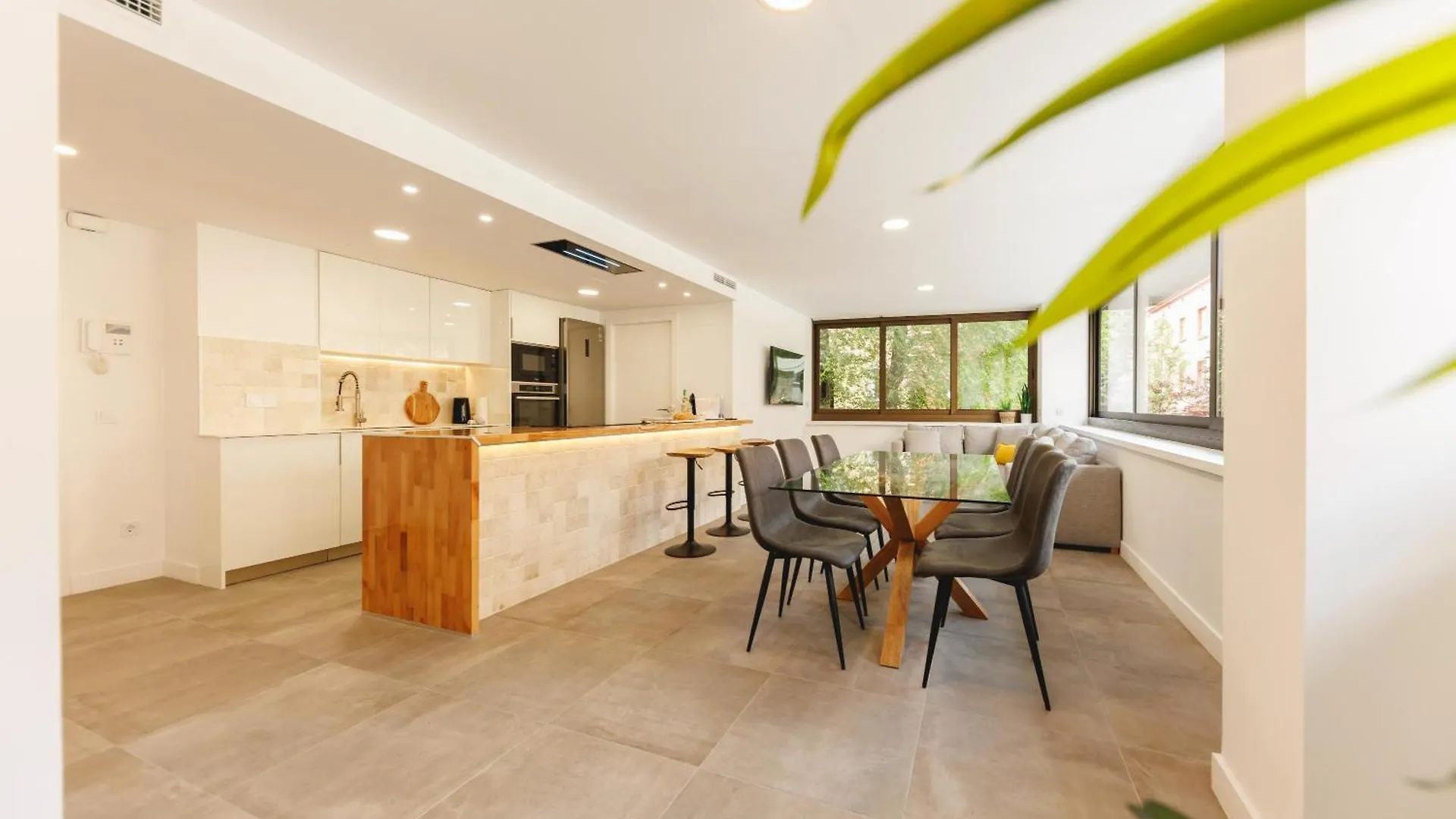 Bravissimo Turbau Entresol B, With 3 Bedrooms Жирона Апартаменты