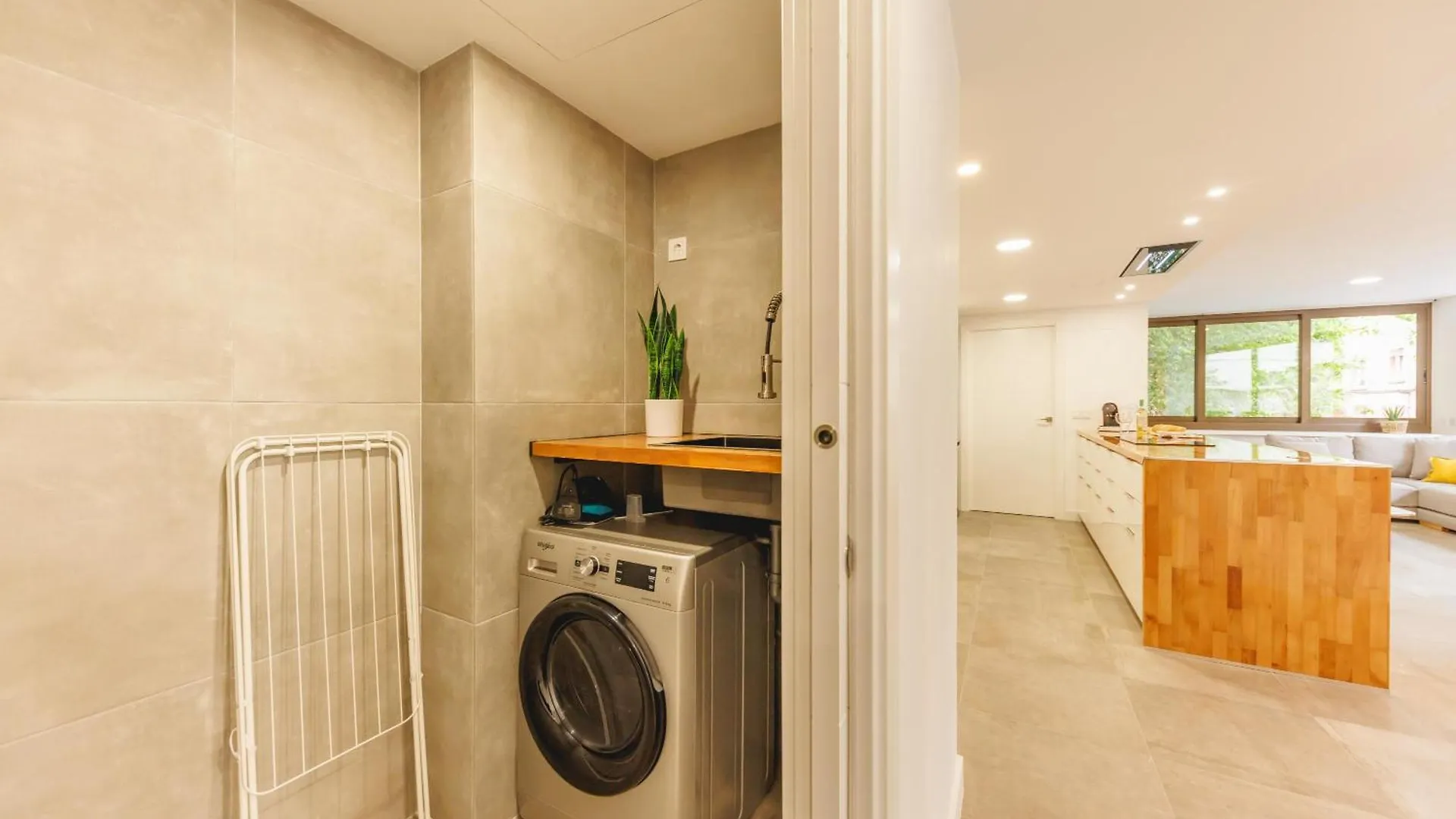 Bravissimo Turbau Entresol B, With 3 Bedrooms Жирона